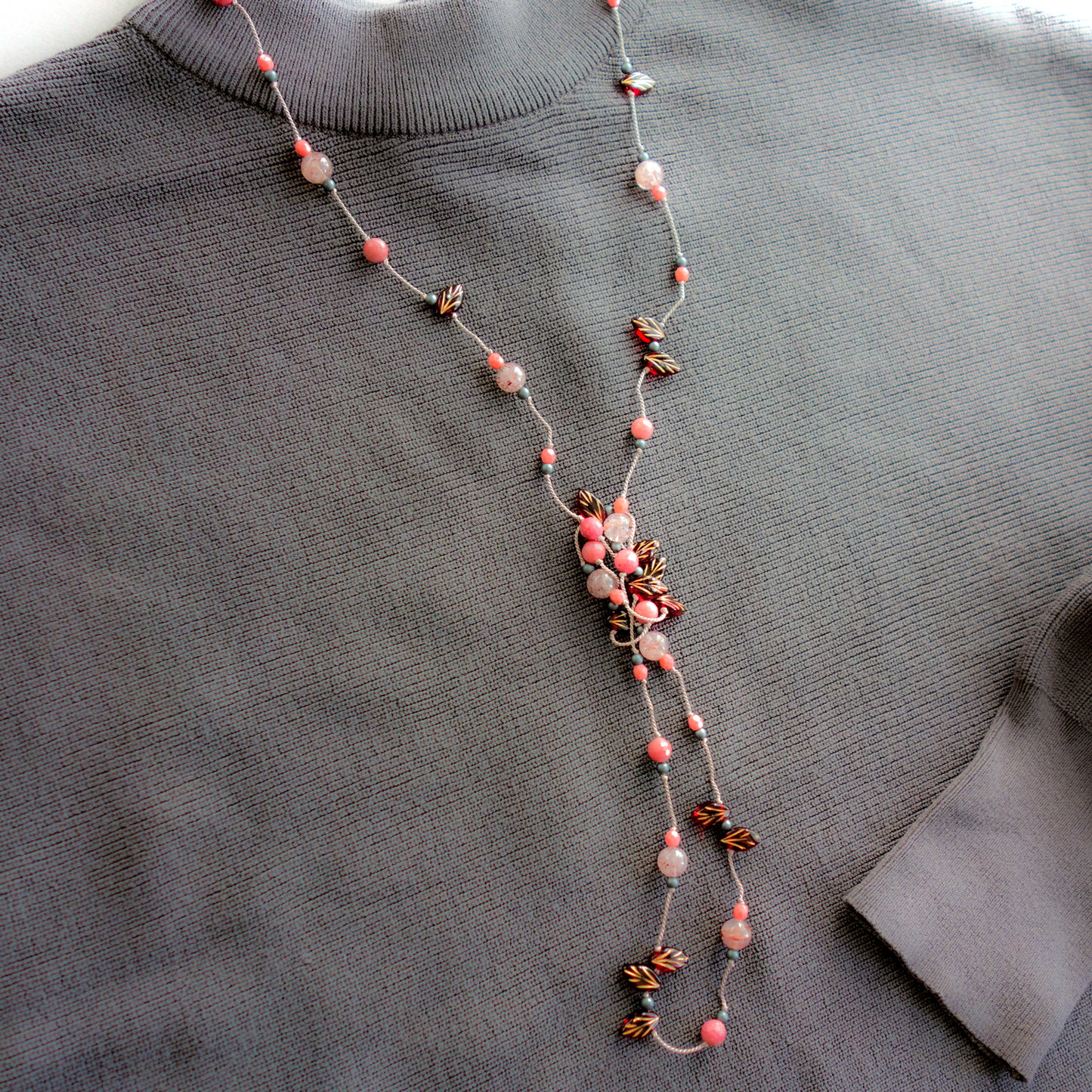 Karmin_カーミン/赤い葉と色づく実*【シルクコードネックレス _100cm】