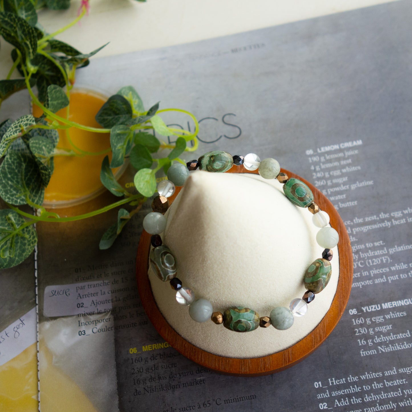 *安心感をもたらすモスグリーン_優しさ・穏やかさ <三眼天珠> 健康で豊かに暮らしたい #201