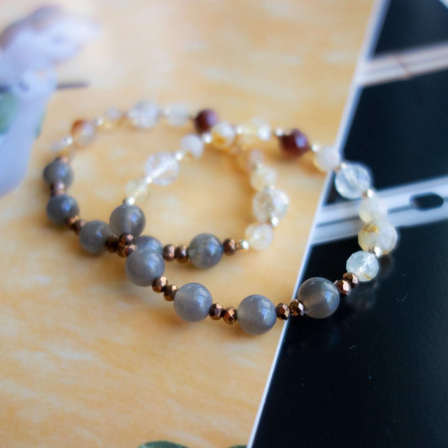 *ジュージーな黄色やオレンジ色の輝きを放つ <シトリン> 暮らしを明るく変えるイエロー効果 #204