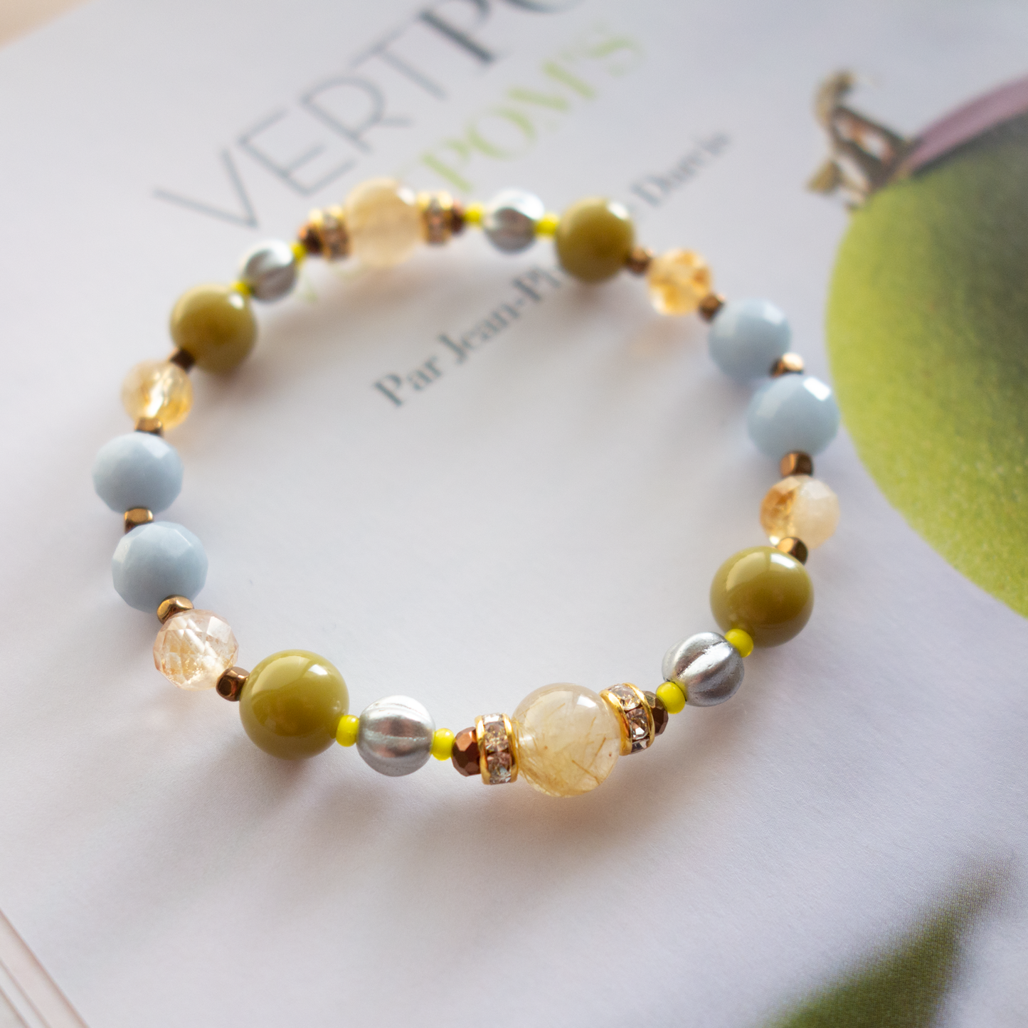 * 女神の髪色にたとえられた金色に輝くルチル <金針水晶> 高い洞察力 ポジティブ思考 #215