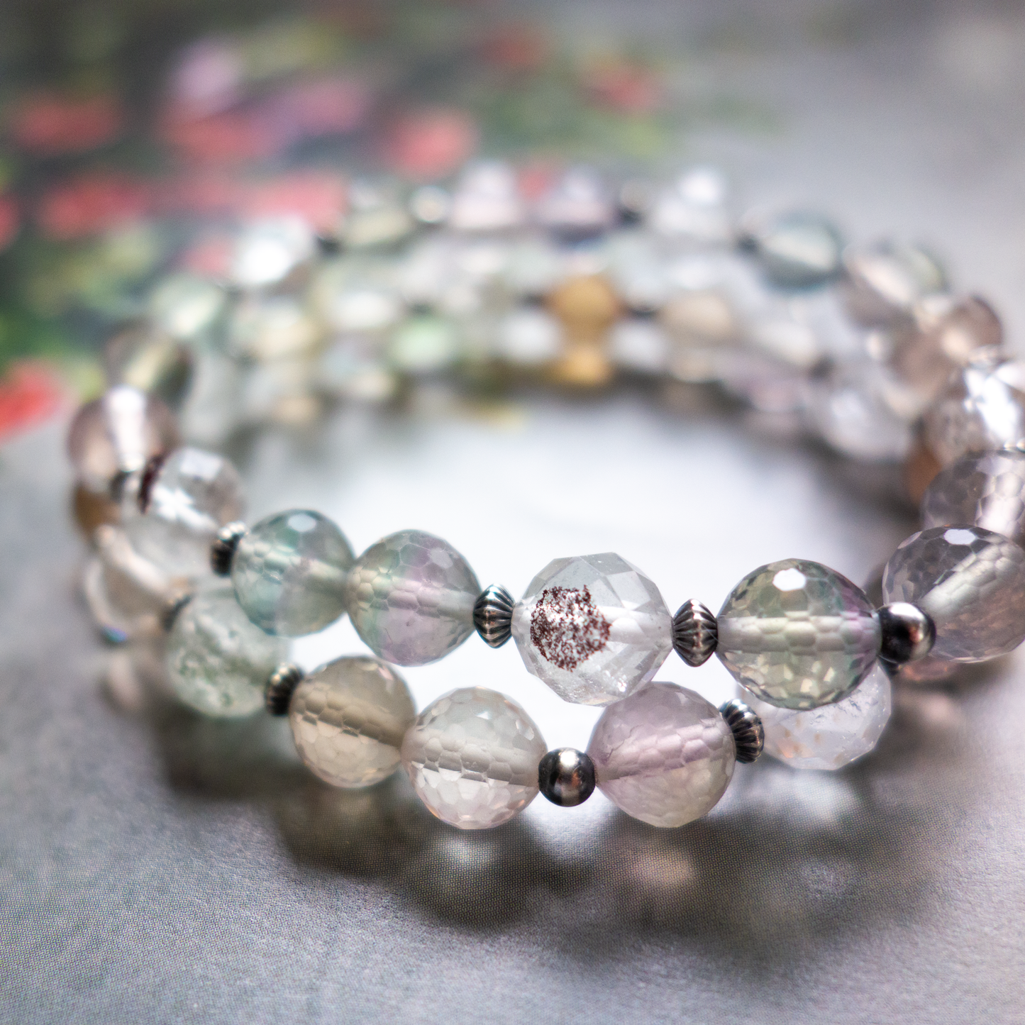 季節を知らせる風のような透明感 淡い輝きを放つ【フローライト】深い呼吸ができるリラックスした空気と爽やか