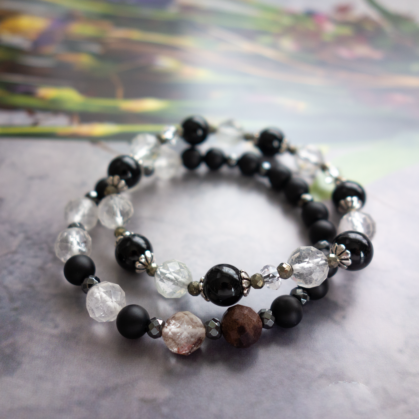 つややかな漆黒の輝き【ブラックオニキス/黒瑪瑙】孤独を和らげ心に平穏をもたらす