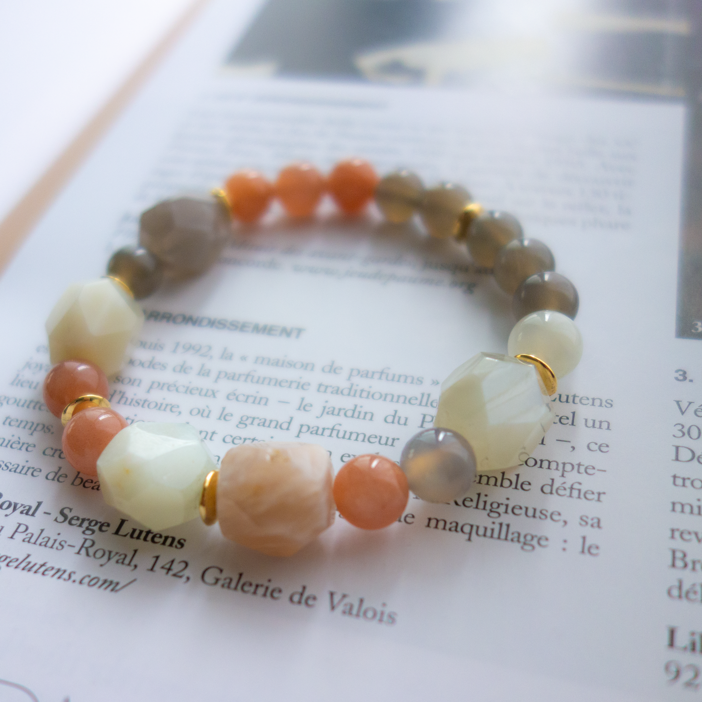 Séléné_セレーネ/「ムーンストーン」柔らかな光*アーストーンのブレスレット