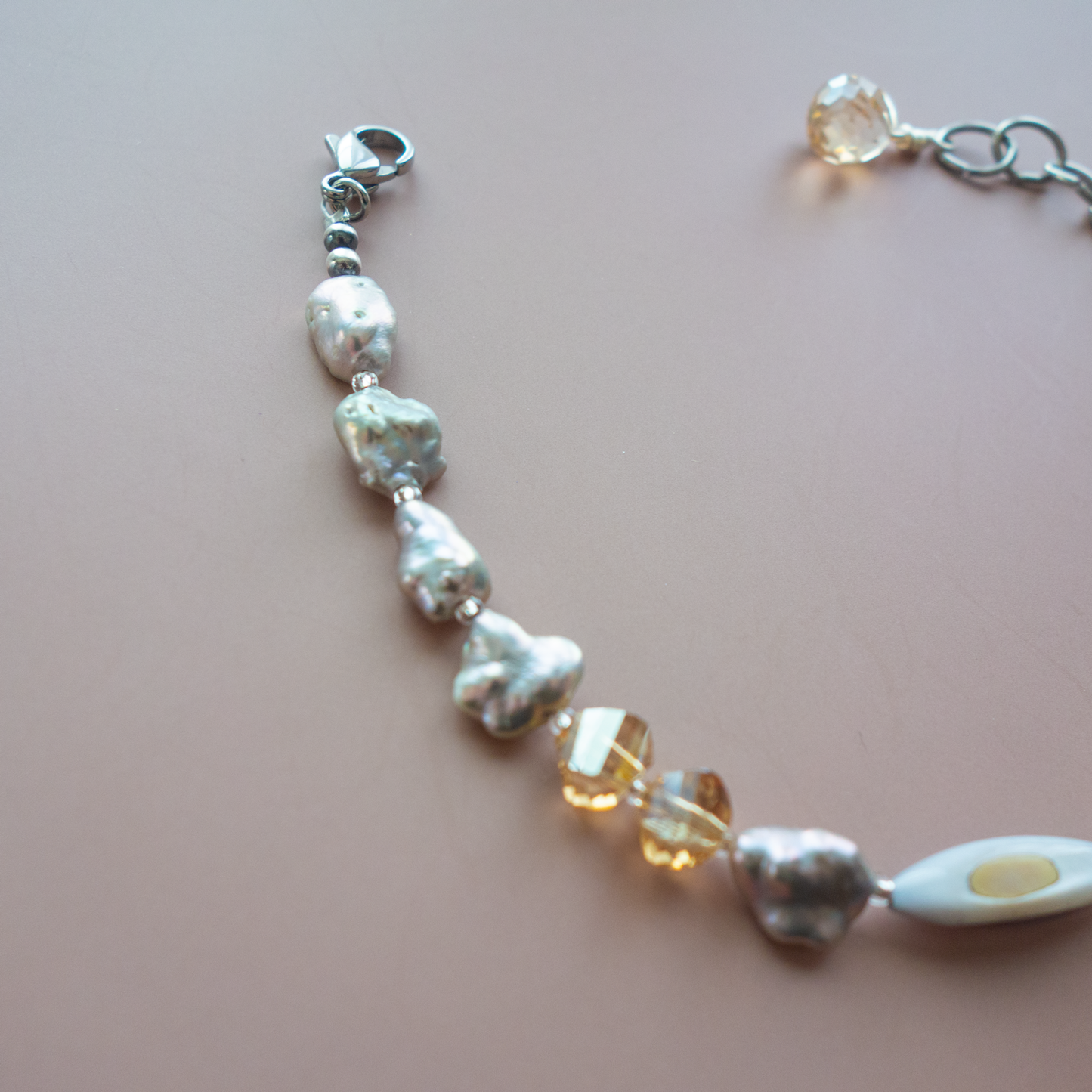 Chérie_シェリー/「ケシパール」エレガントな艶感 *シルバートーンのブレスレット