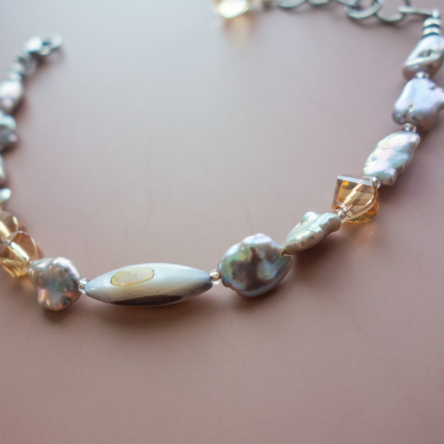 Chérie_シェリー/「ケシパール」エレガントな艶感 *シルバートーンのブレスレット