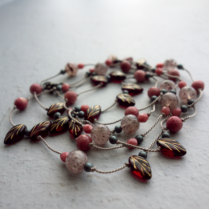 Karmin_カーミン／赤い葉と色づく実*【シルクコードネックレス _100cm】