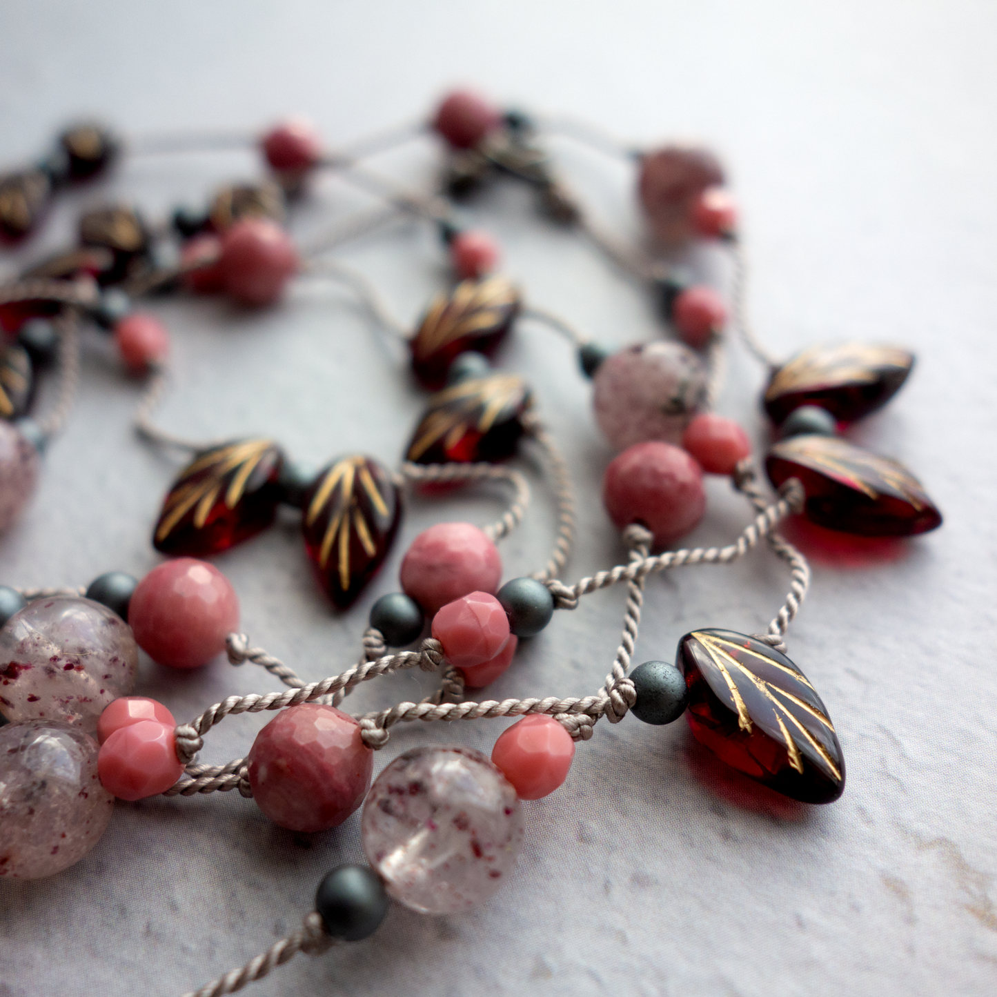 Karmin_カーミン／赤い葉と色づく実*【シルクコードネックレス _100cm】