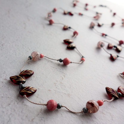 Karmin_カーミン／赤い葉と色づく実*【シルクコードネックレス _100cm】