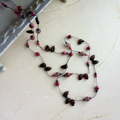 Karmin_カーミン／赤い葉と色づく実*【シルクコードネックレス _100cm】