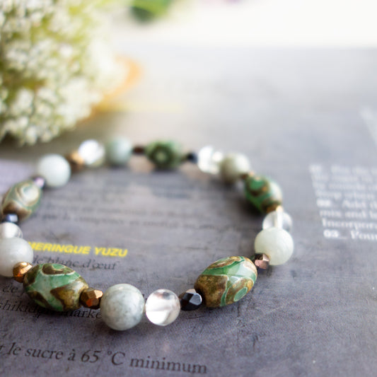 *安心感をもたらすモスグリーン_優しさ・穏やかさ <三眼天珠> 健康で豊かに暮らしたい #201