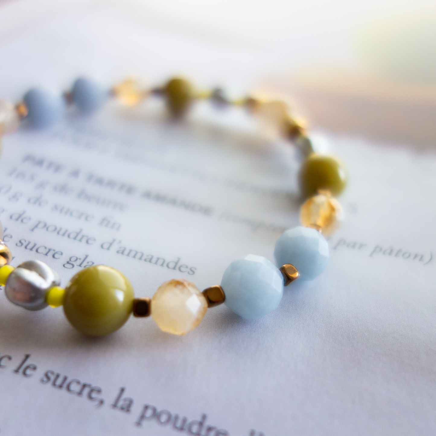 * 女神の髪色にたとえられた金色に輝くルチル ＜金針水晶＞ 高い洞察力 ポジティブ思考 #215