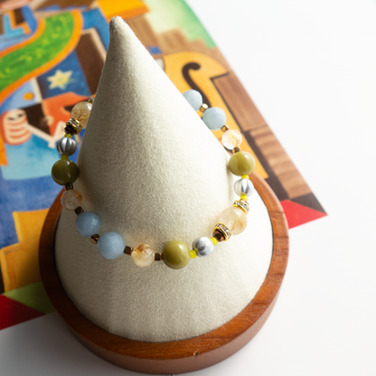 * 女神の髪色にたとえられた金色に輝くルチル ＜金針水晶＞ 高い洞察力 ポジティブ思考 #215