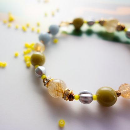 * 女神の髪色にたとえられた金色に輝くルチル ＜金針水晶＞ 高い洞察力 ポジティブ思考 #215