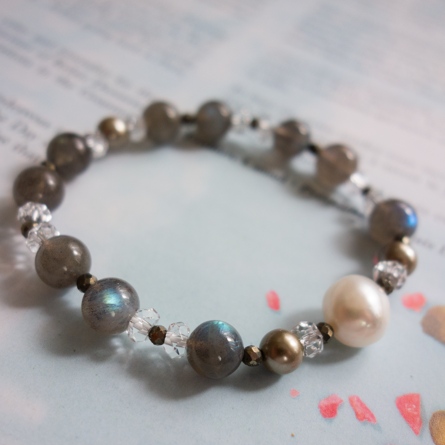 光の角度によって色味が変わる 神秘的な輝き【ラブラドライト】一生懸命に励んできた事が結実