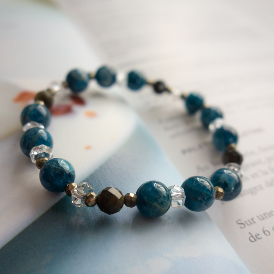 深みのある味わい芸術的なブルー<アパタイト>穏やかな調和