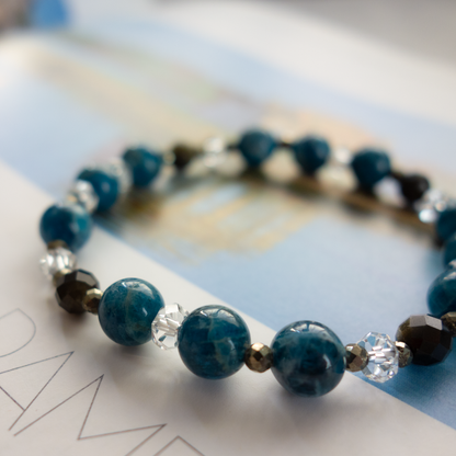 深みのある味わい芸術的なブルー<アパタイト>穏やかな調和