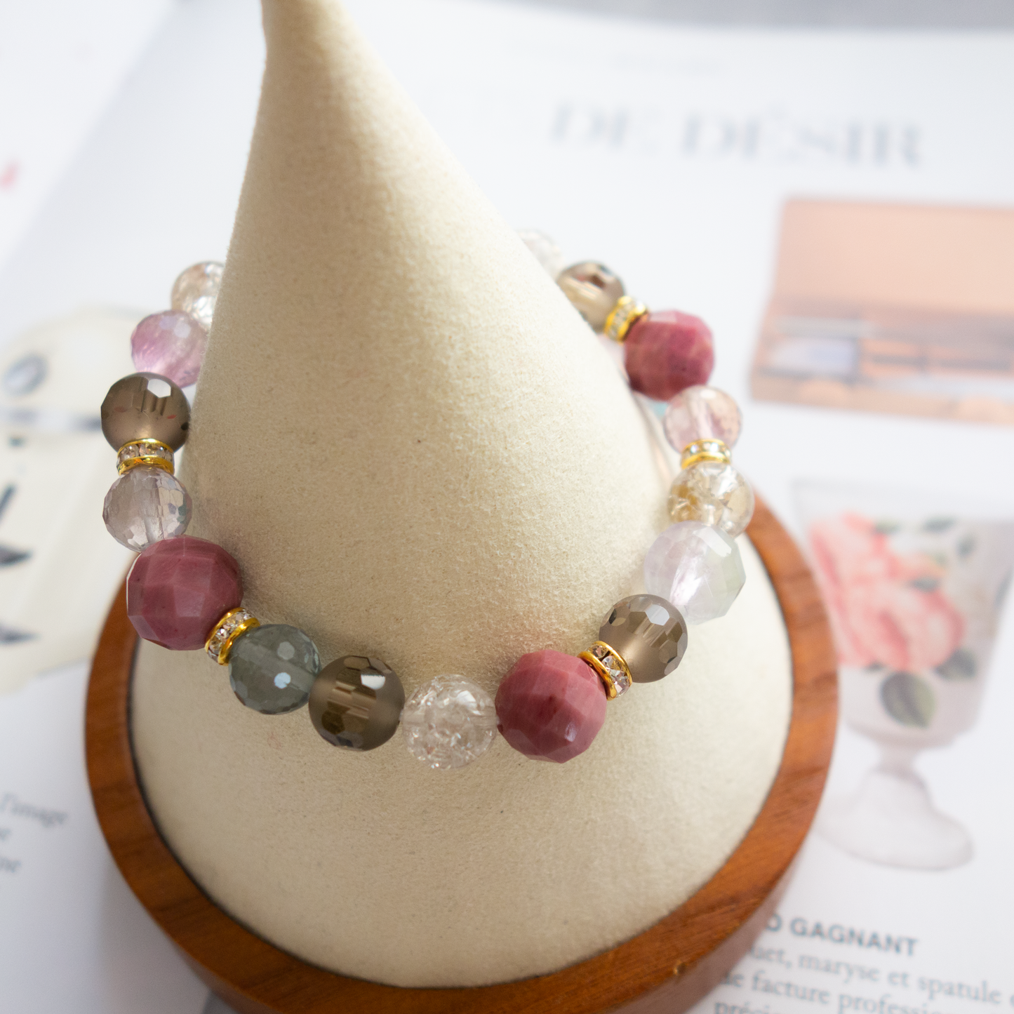 ふっくらと落ち着いたピンク色 愛らしさを感じる石【ロードナイト】枯れることのない永遠のバラのよう堅実で根気強い#245