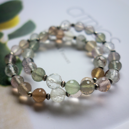 季節を知らせる風のような透明感 淡い輝きを放つ【フローライト】深い呼吸ができるリラックスした空気と爽やか