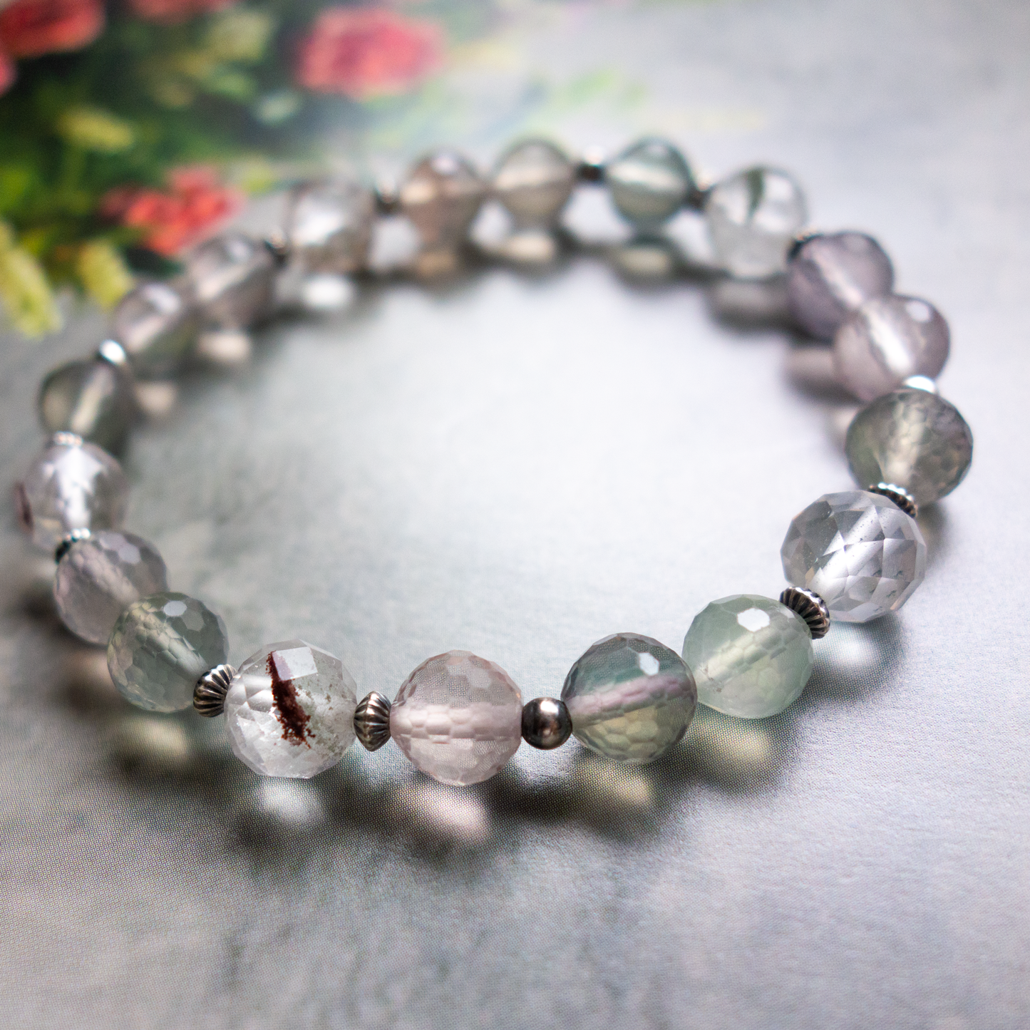 季節を知らせる風のような透明感 淡い輝きを放つ【フローライト】深い呼吸ができるリラックスした空気と爽やか