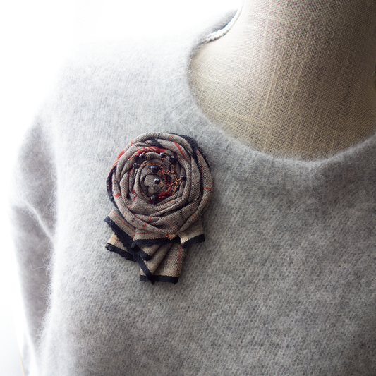 【東雲_shinonome_フリル】和モダン_コサージュ*着物リメイク