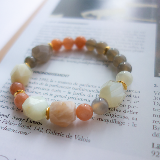 Séléné_セレーネ／「ムーンストーン」柔らかな光*アーストーンのブレスレット