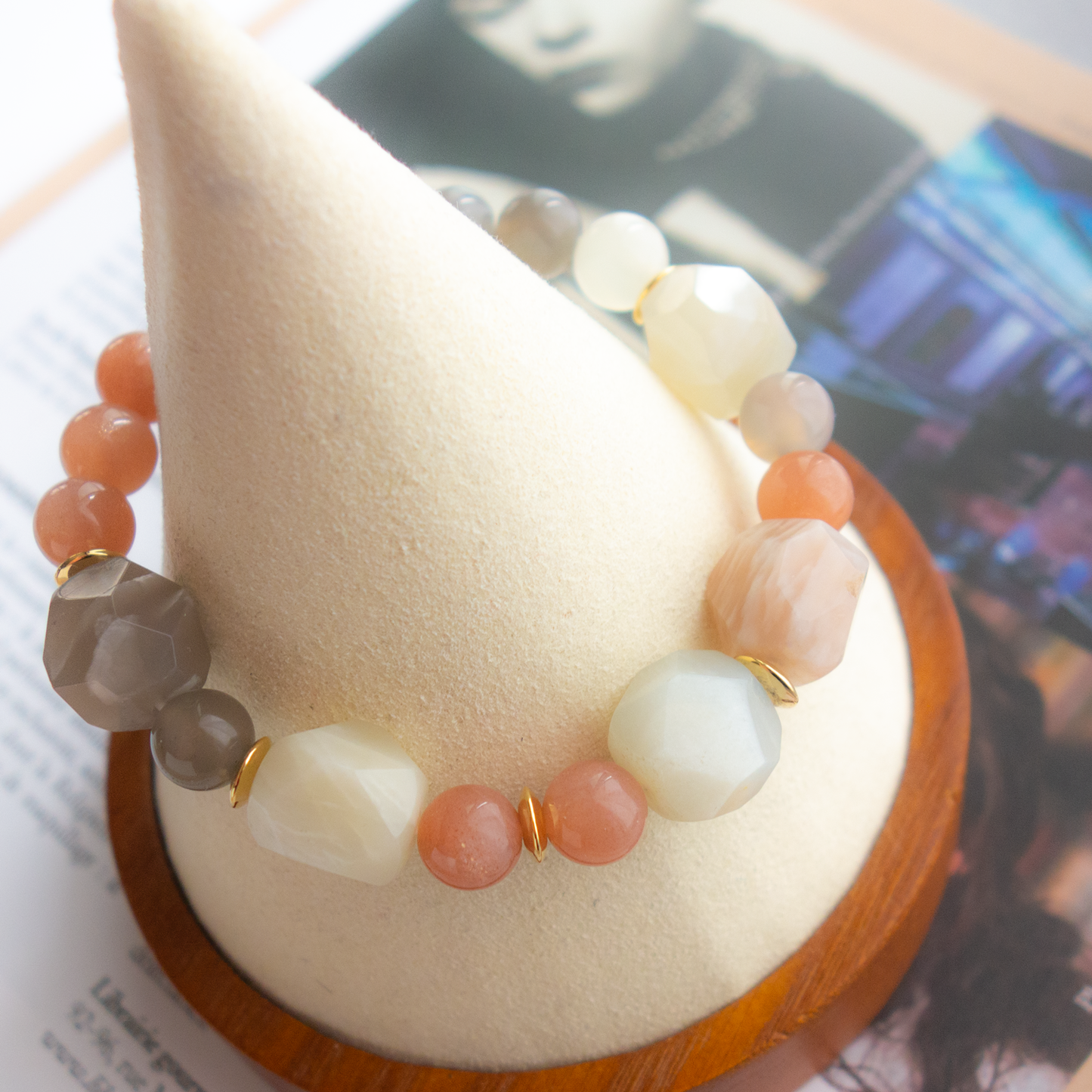 Séléné_セレーネ／「ムーンストーン」柔らかな光*アーストーンのブレスレット