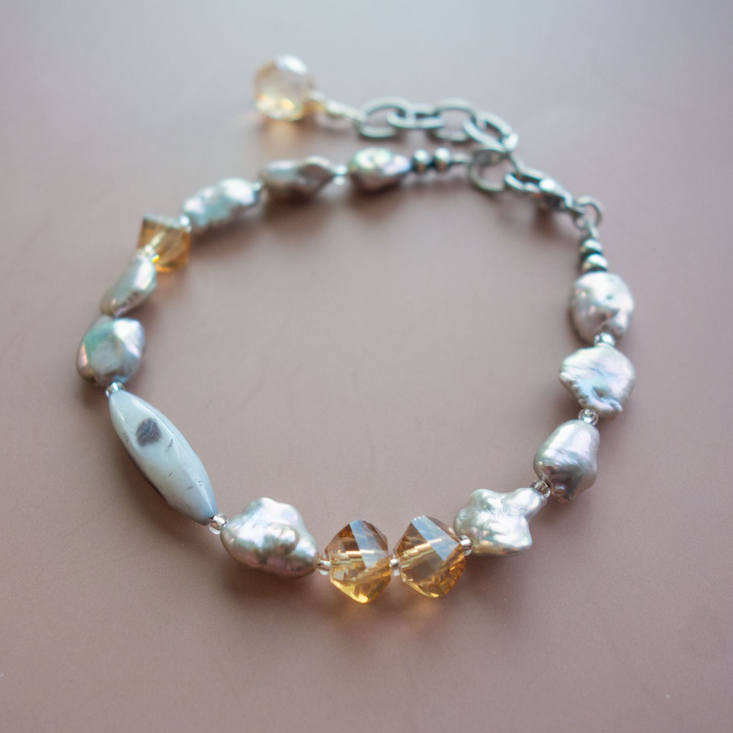 Chérie_シェリー／「ケシパール」エレガントな艶感 *シルバートーンのブレスレット