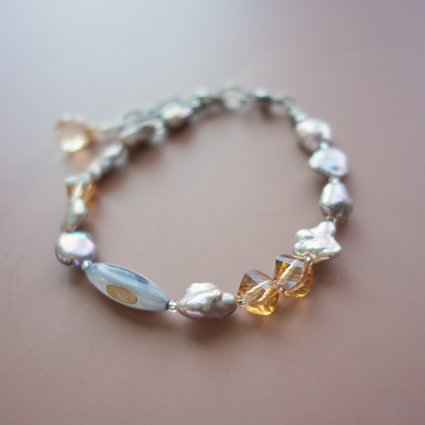 Chérie_シェリー／「ケシパール」エレガントな艶感 *シルバートーンのブレスレット