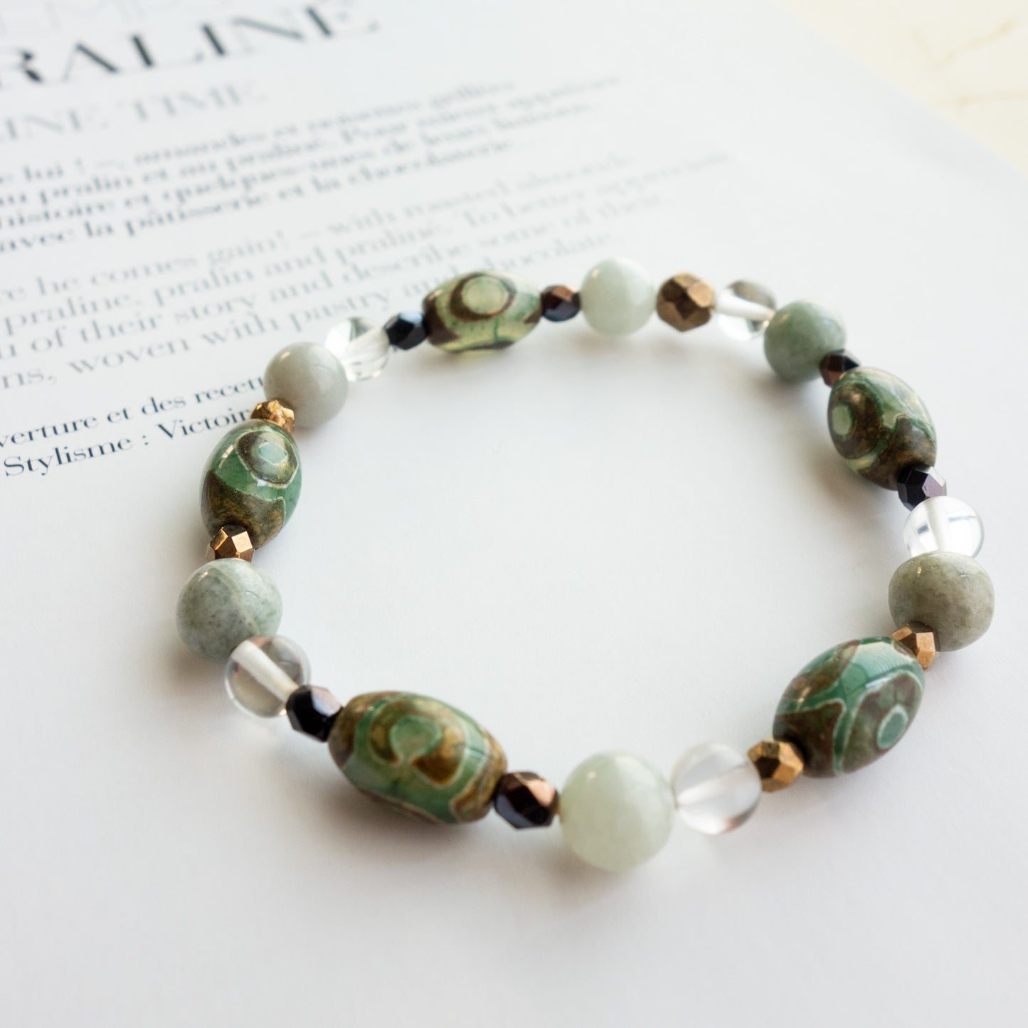 *安心感をもたらすモスグリーン_優しさ・穏やかさ <三眼天珠> 健康で豊かに暮らしたい #201